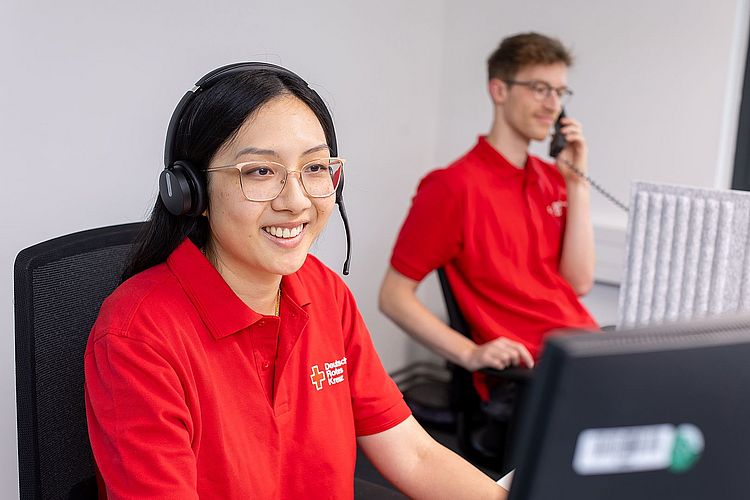 Support Imagebild zweier Support-Mitarbeitenden am Telefon